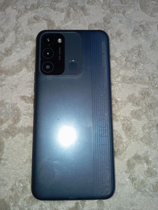 Продам смартфон Tecno