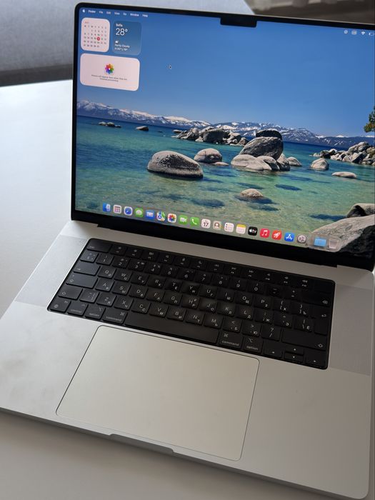 MacBook Pro 16-inch; M2; 512 GB SSD; 16 GB RAM