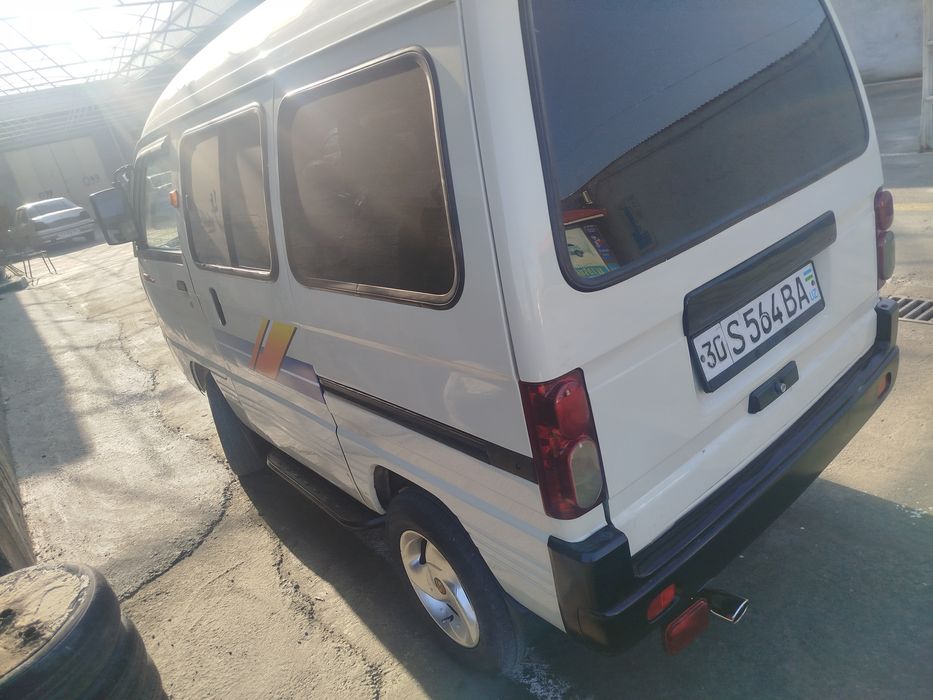 Дамас сотилади. Йили 2009.