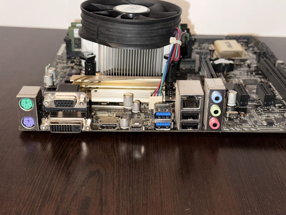 Kit PC Intel i7-6700 + 16GB DDR4 + ASUS H170M-Plus + Corsair VS550