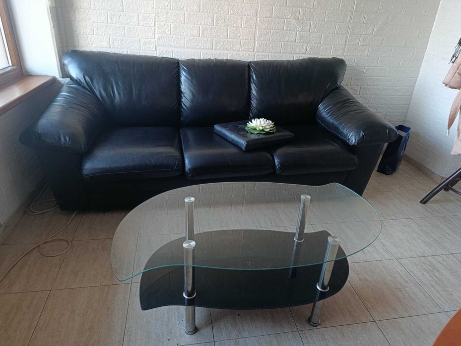 удобен кожен диван