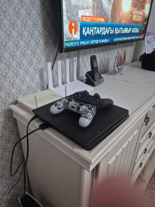 Прадаю Пс 4 пишете в ватсап