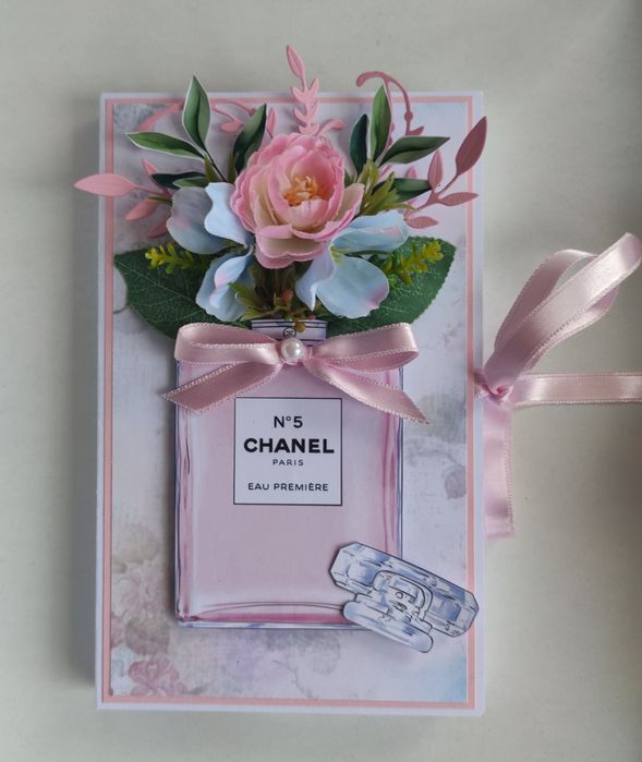 Ръчно изработена бутикова картичка  с място за шоколад (шоколадница)