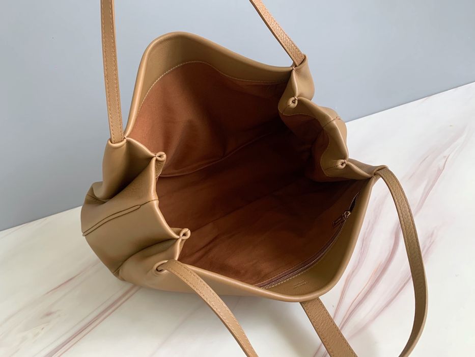 Geanta Salvatore Ferragamo 38cm, tip Premium