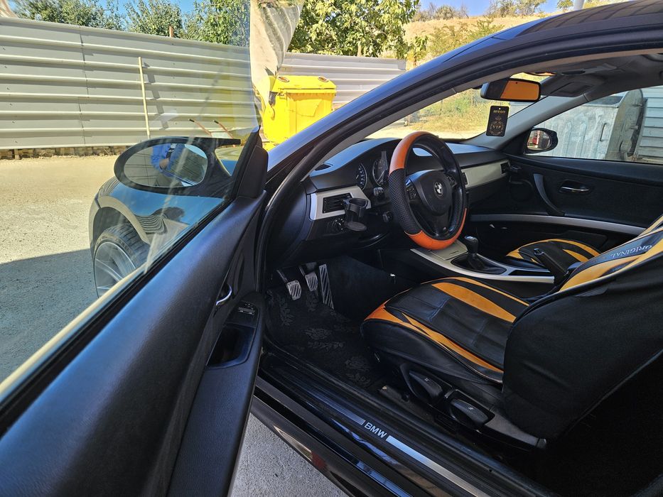 Vand BMW seria 3 2007 motor 2.0