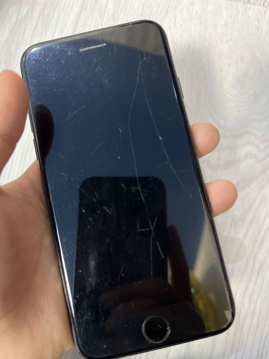 Айфон 7 в хорошем состоянии