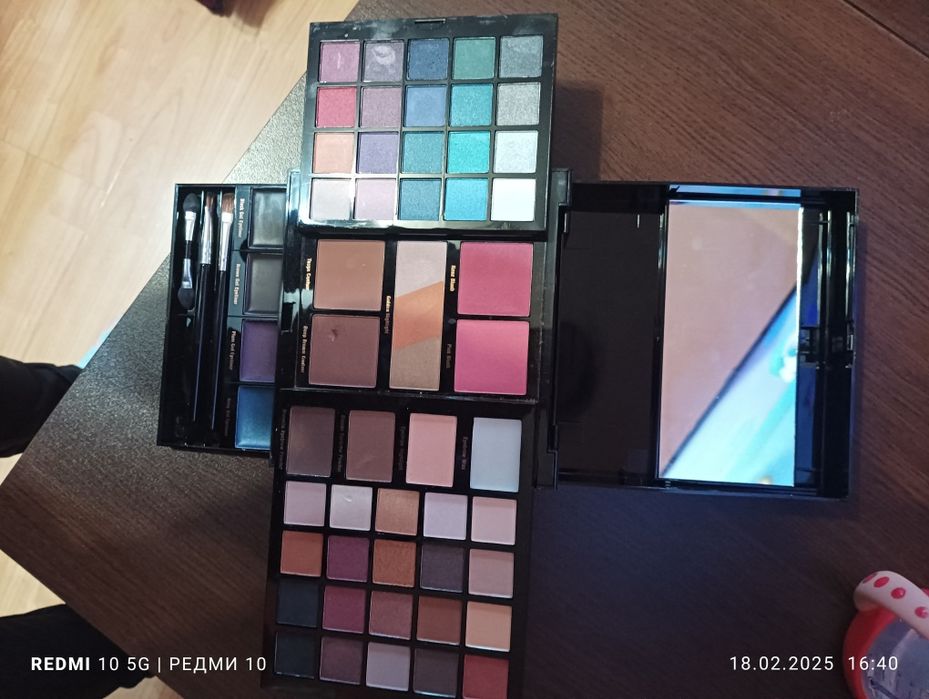 Продавам гримове