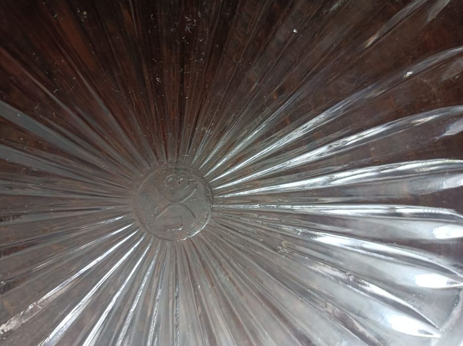 Продам стеклянный поднос