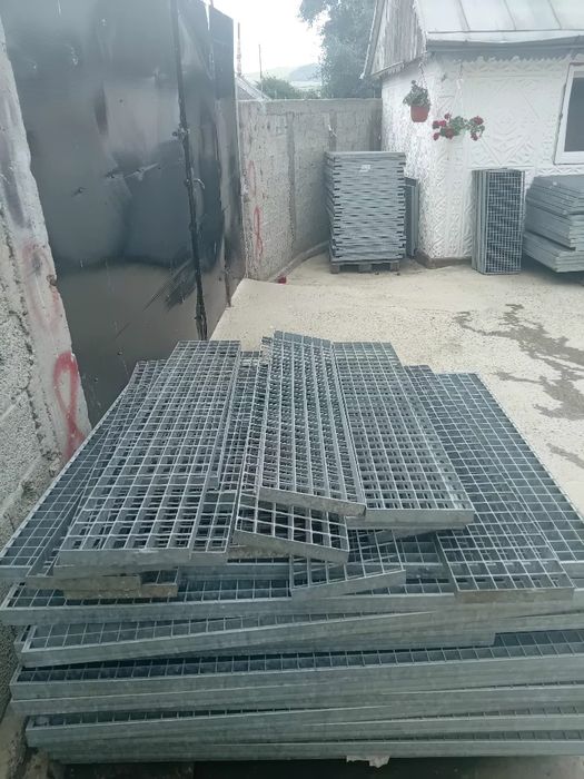 Scări zincate tot