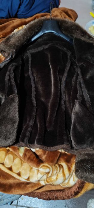 Vind haina scurta blana sinteteca din italia