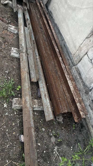 Продаются металлические трубы.