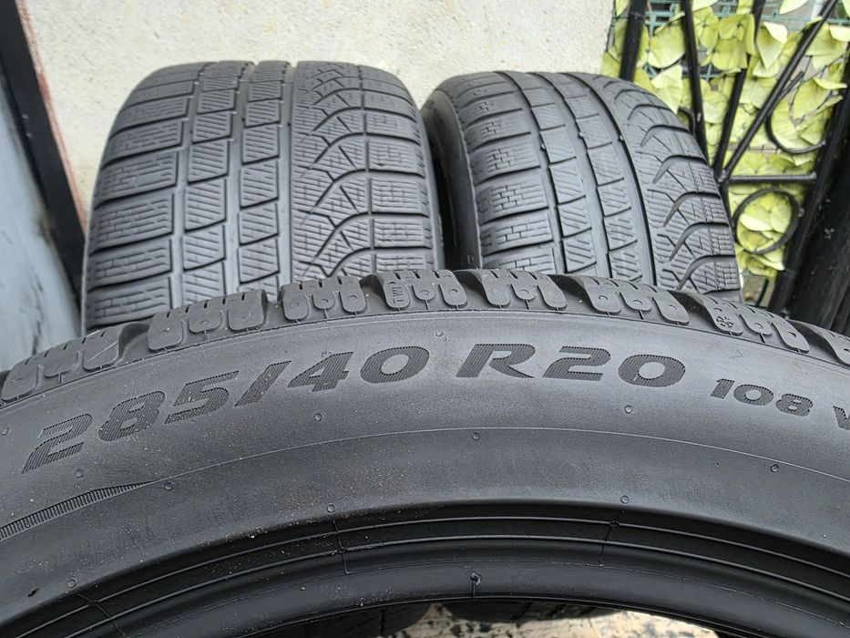 Vând patru anvelope de iarna pirelli  285 40 20 / 245 45 20 dot 3523