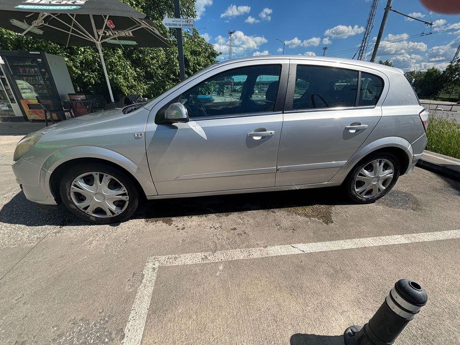 Автомобил Opel Astra
