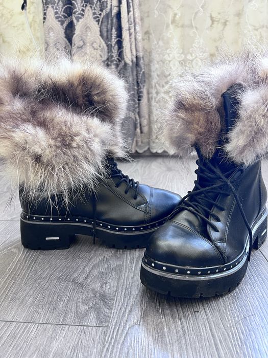 Дамски бото с естествен пух