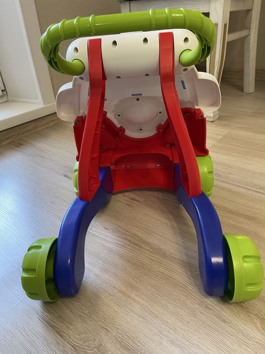 Продаю толокар Chicco.