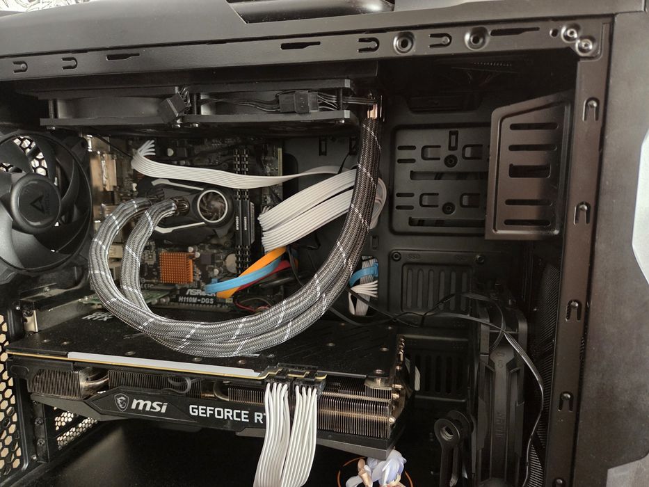 Кутия за геймърски компютър Thermaltake Versa N24