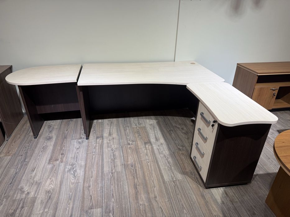Офисный стол + тумба + приставка