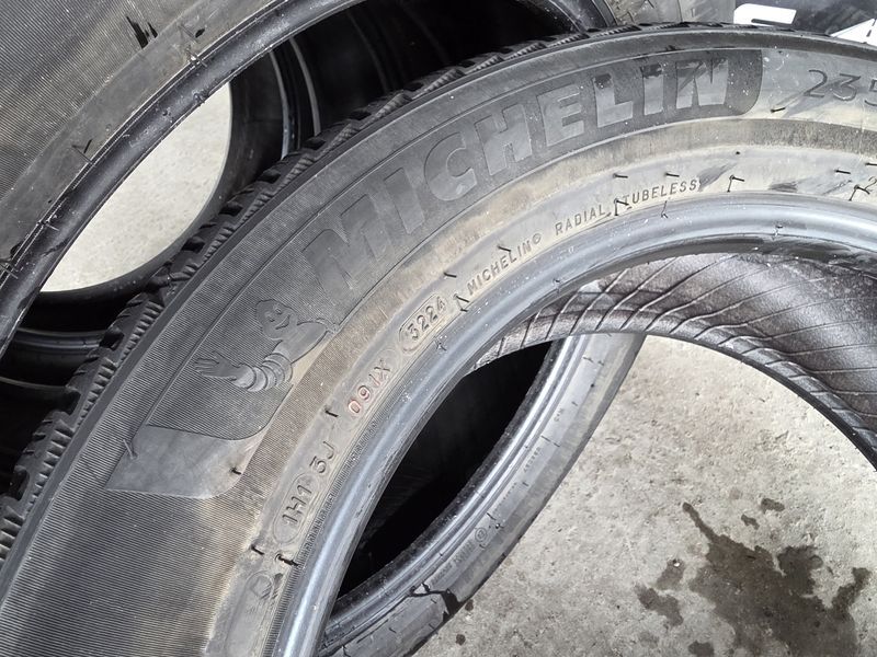 235/55/18 MICHELIN 4бр