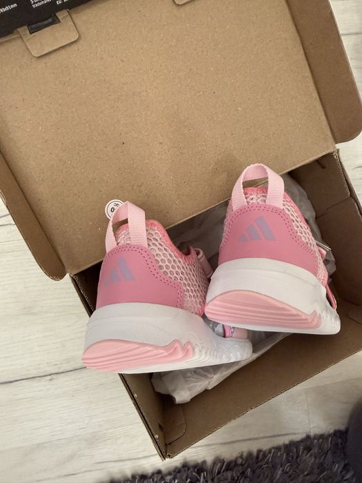 Чисто нови детски сандали Adidas Summerflex, размер 25.5