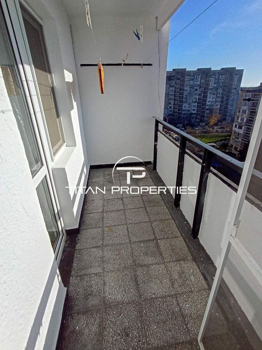 Тристаен панелен апартамент в ж.к Славейков