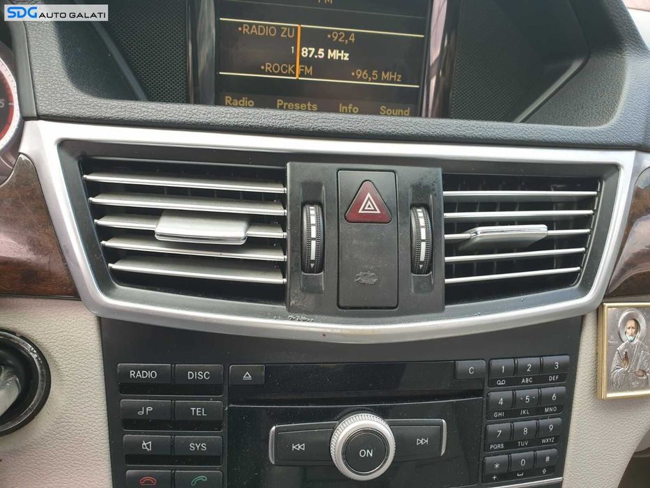 Gura Grila Aer Aerisire Ventilatie Bord Centrala Mercedes Clasa E Class W212 2009 - 2012 [C3268]