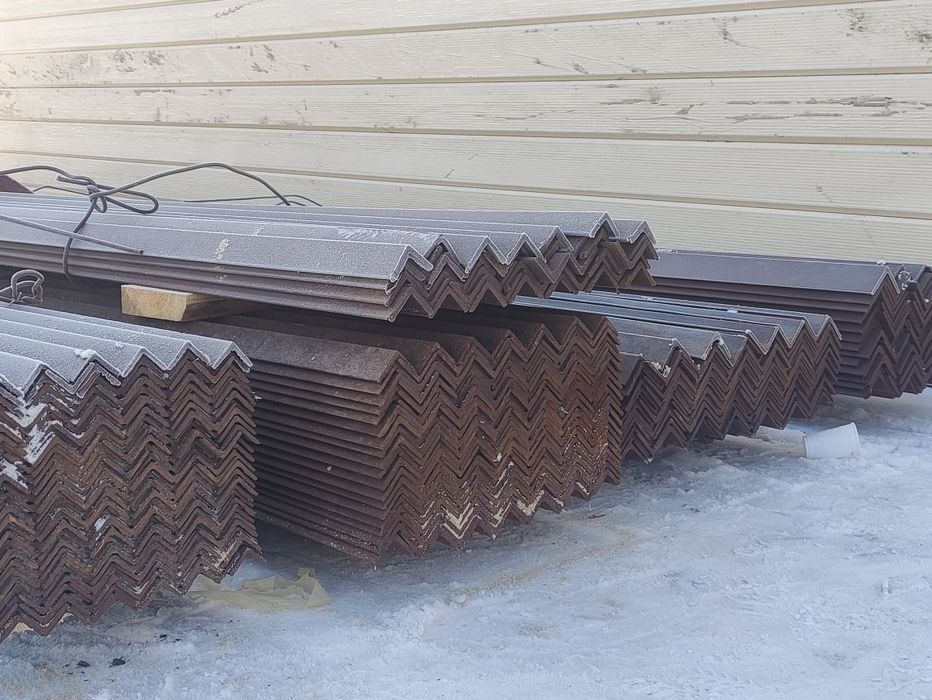 Уголок по выгодным ценам на Юге