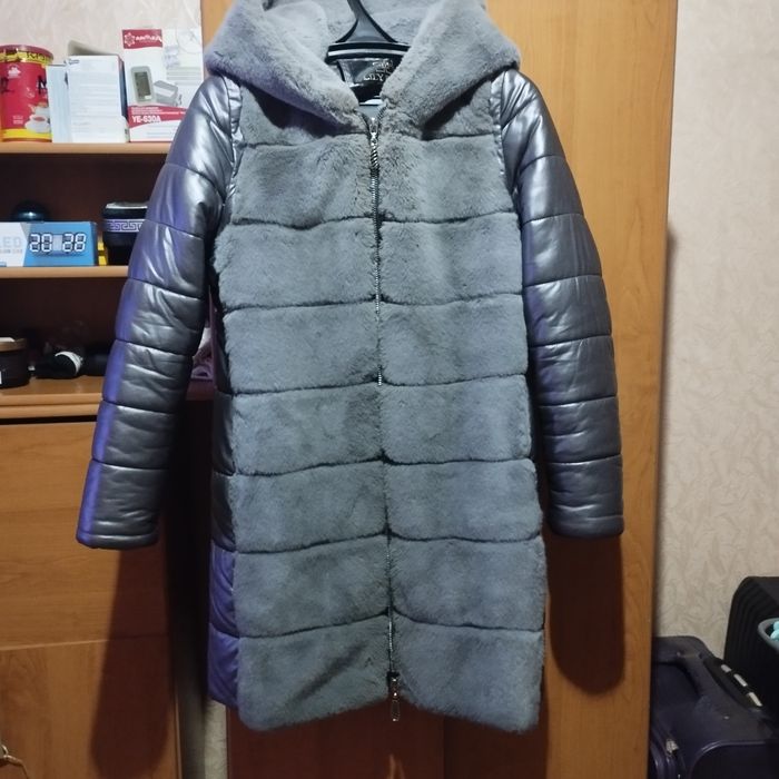 Продам зимние женские куртки!