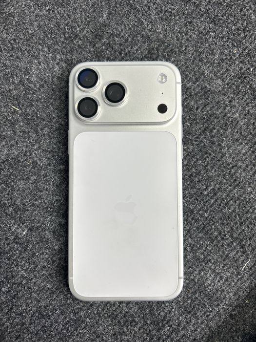 Iphone 17proMax 1 мес телефону