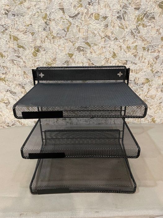 Полочка металлическая для офиса или дома