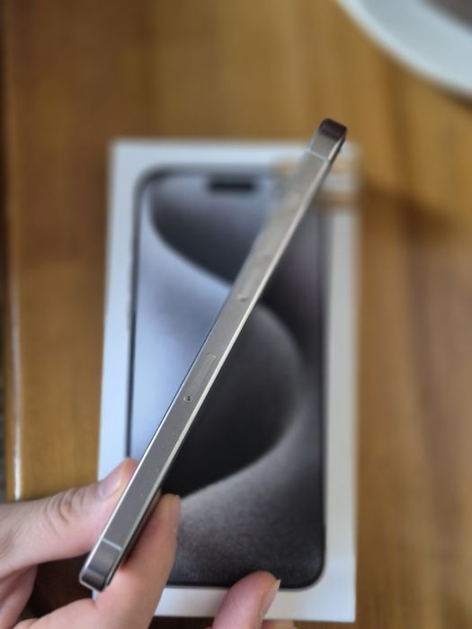 Srochno IPhone 15 pro max  sotiladi