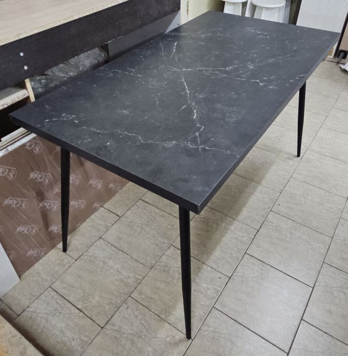 Стол кухонный (стулья не продаём, цена за стол)