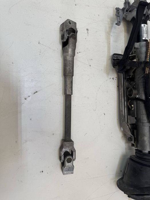 Coloana blocator cruce cardanica volan BMW Seria 3 E90 E91 E92 E93 320
