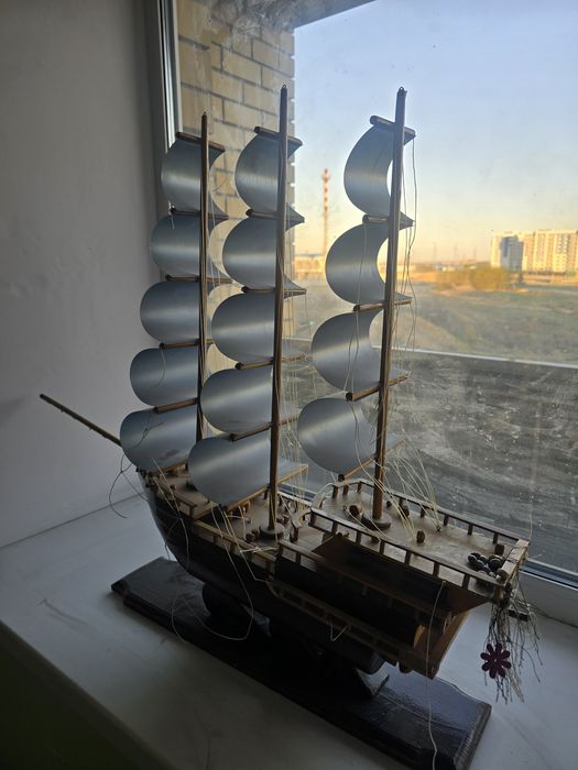 Корабль сувенирный