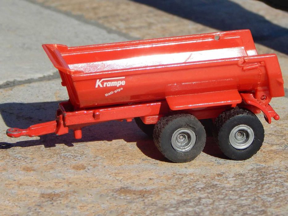 Macheta semiremorca tip basculanta Siku sc 1:64 9.5 x 3.5 x 4 cm