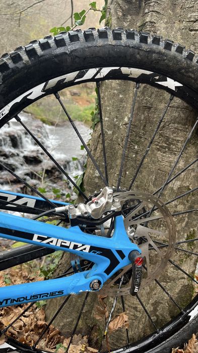 Yt Capra CF Pro 27.5/M