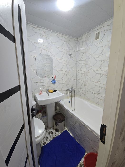 Сотилади 1-хоналик квартира панельный 5-каватли домнинг 4-каватида