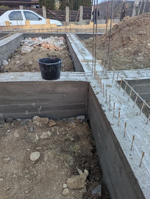 Executam lucrări .case, garduri ,etc