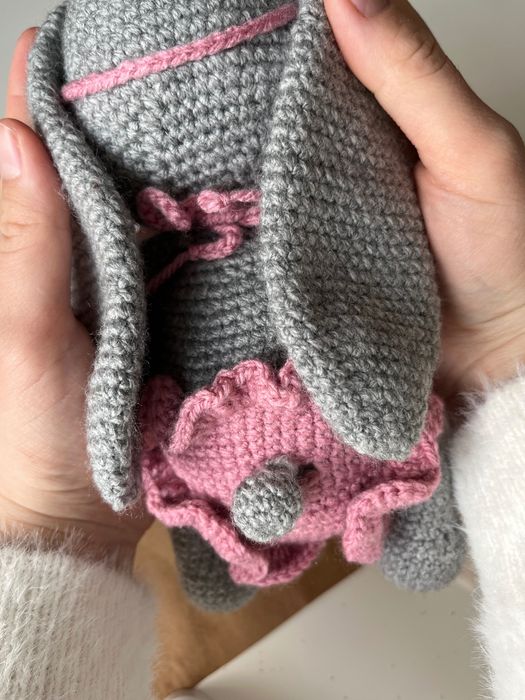 Плетена играчка зайче с дълги уши