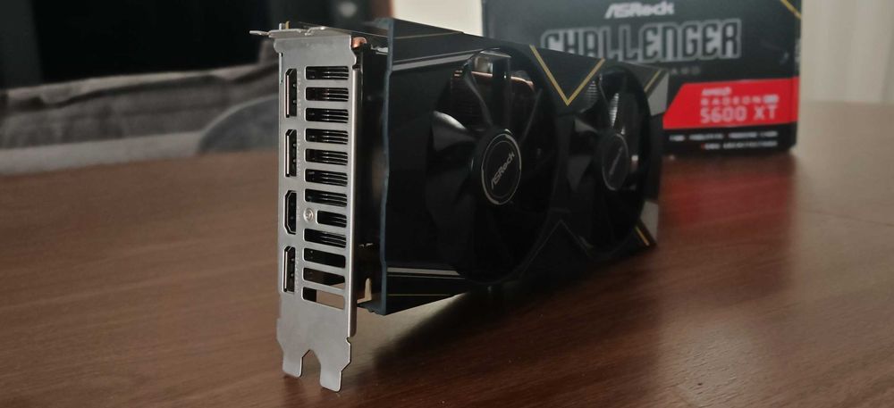 Продавам Перфектна Видео Карта AsRock Challenger RX 5600XT OC