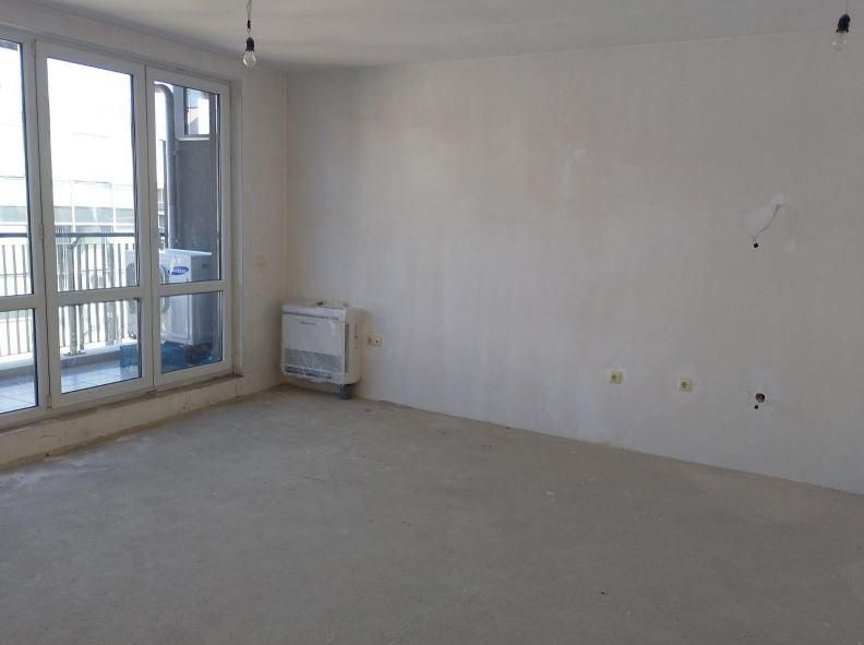 Продава се Тристаен апартамент в Варна, Левски - 82 кв.м за 2671 €/кв.м - Снимка #1