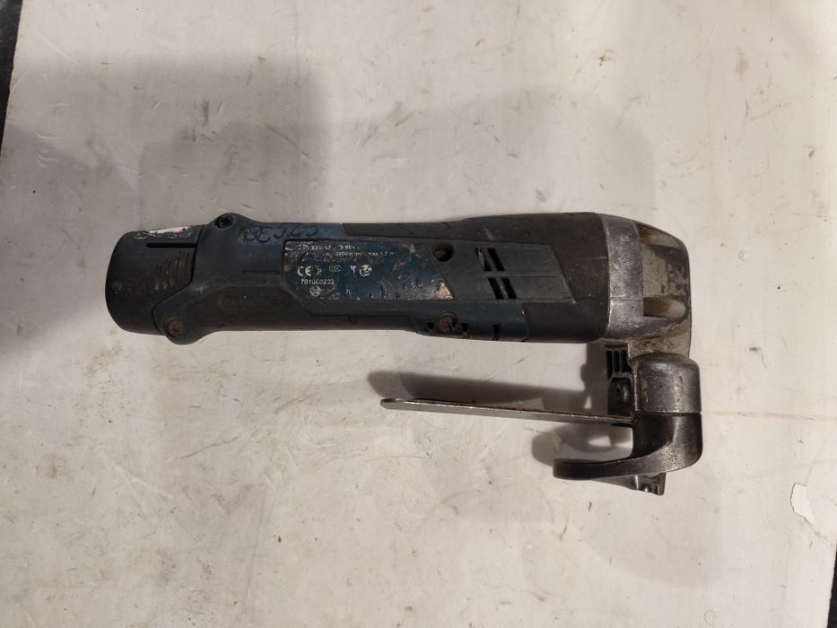 Намалена цена Акумулаторна ножица за ламарина Бош Bosch GSC 12V-13 + 2