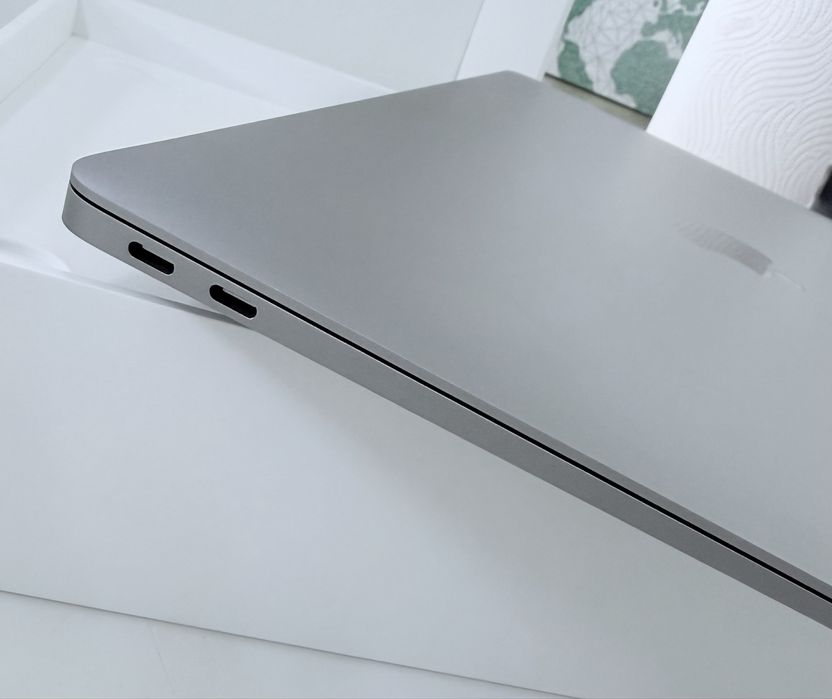 MacBook Air 2018 | Retina | 256GB SSD | 230 Cicluri Baterie