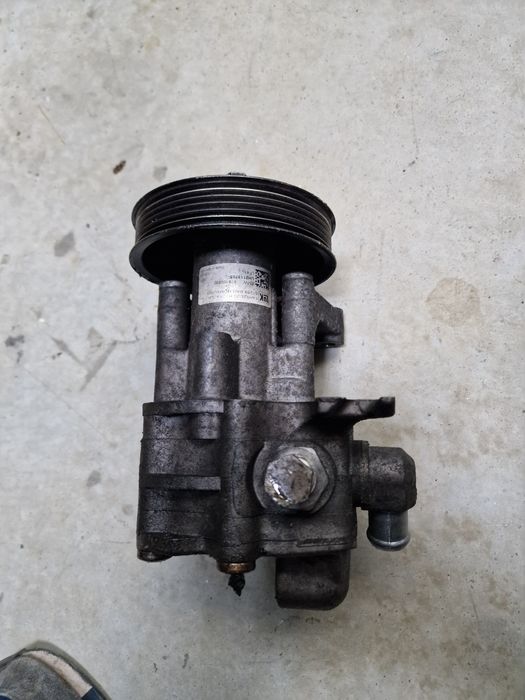 Pompa servo direcție luk bmw x5 e70 x6 e71 cod 6781008