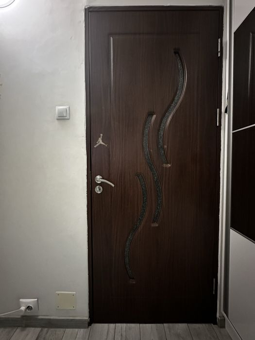 Vand usi de interior