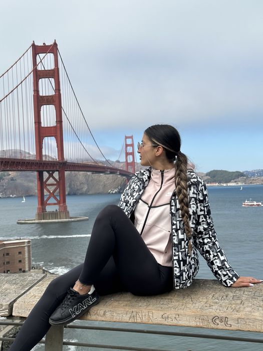 Яке Karl Lagerfeld