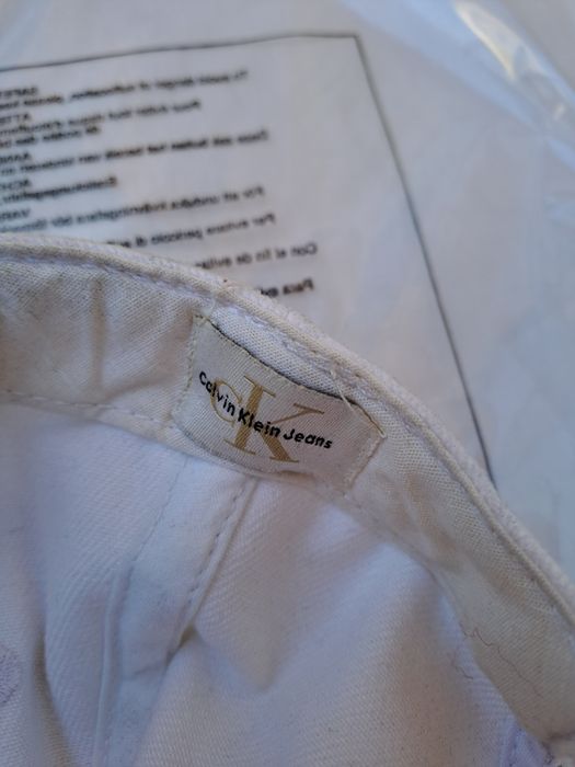 Шапка на Calvin Klein Jeans