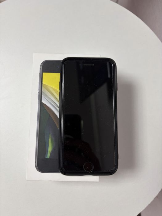 iPhone se 2020г 128гб