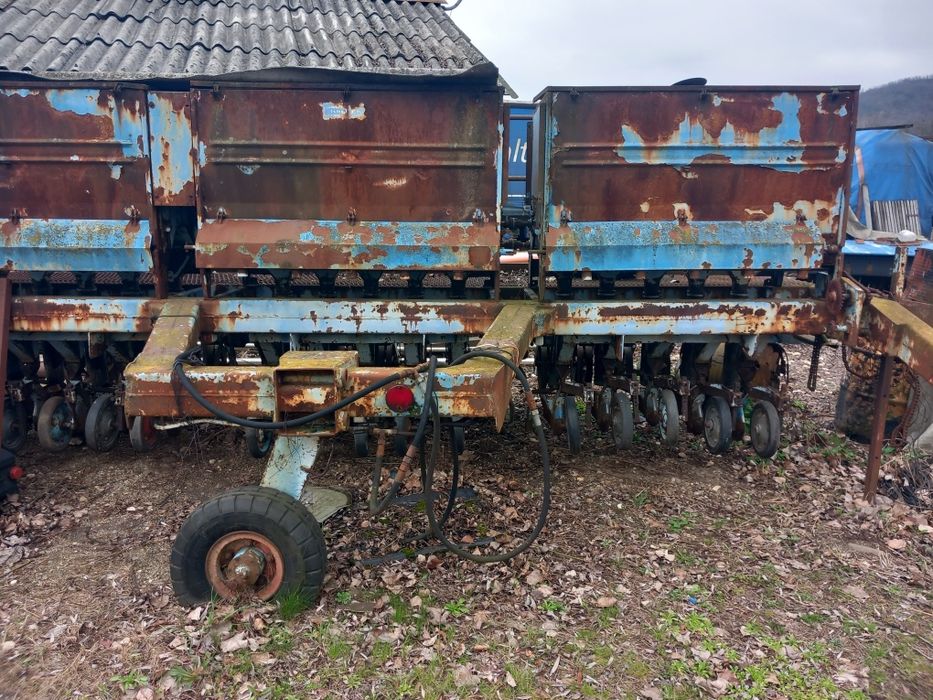 Mașină plantat arpagic/usturoi