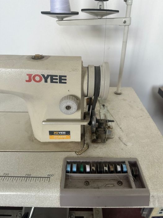 Продается промышленная швейная машинка