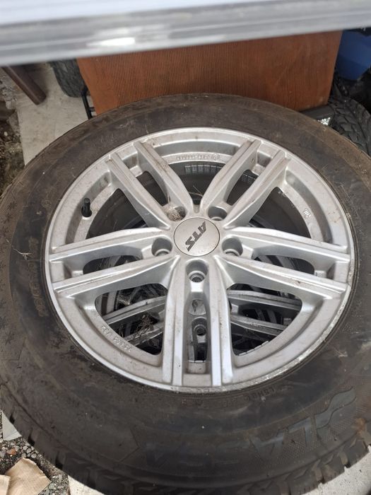 Anvelope noi si second